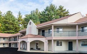 Howard Johnson By Wyndham Lenox